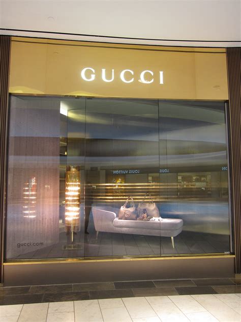 gucci emeai visual merchandising administrative and back ofice assistant|GUCCI Visual Merchandiser.